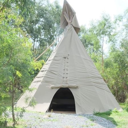 Gumtree Tipis Hotel Bickington Exterior foto